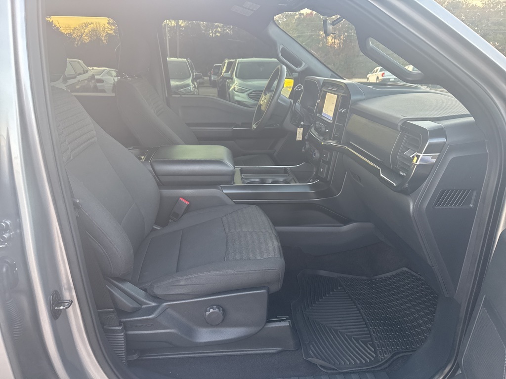 2021 Ford F-150 XL photo 3