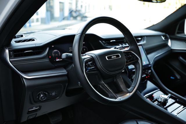 2022 Jeep Grand Cherokee Overland photo 20