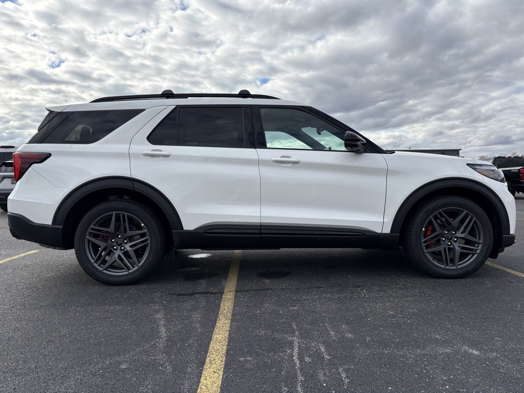 2026 Ford Explorer ST photo 4