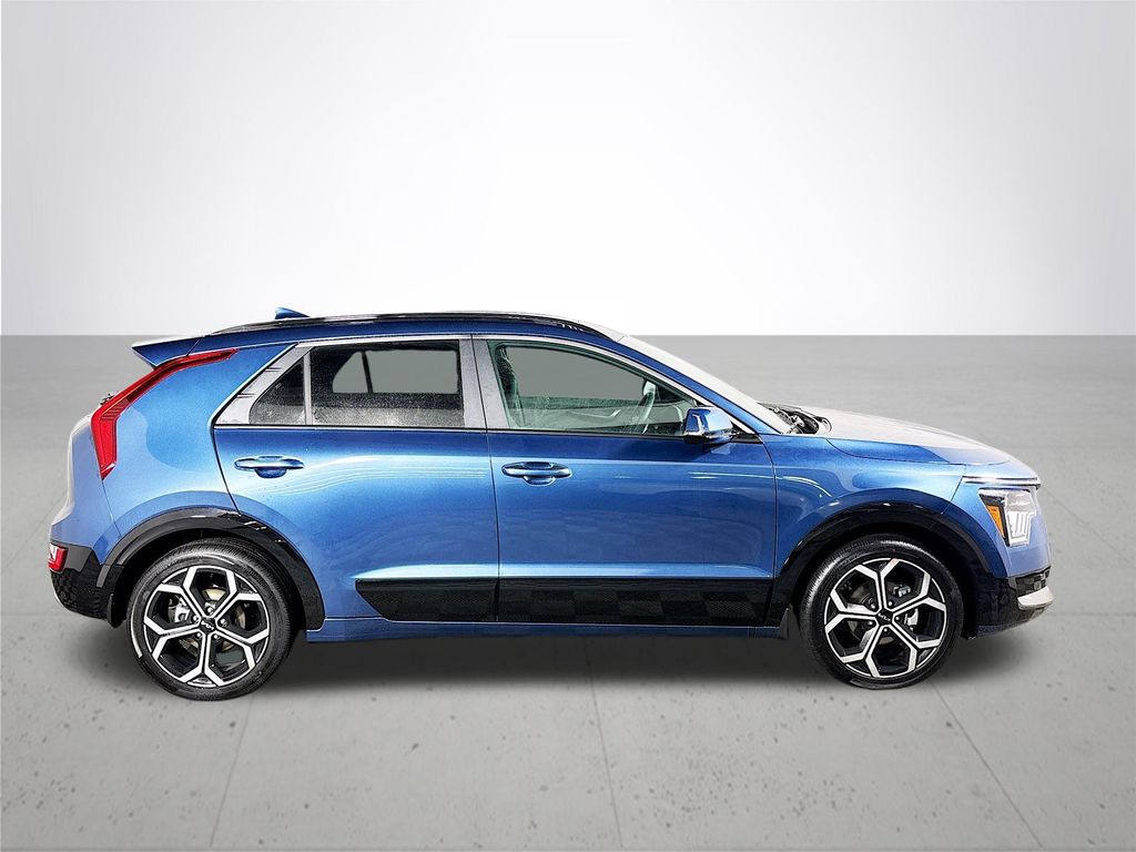 2025 Kia Niro Plug-In Hybrid SX Touring photo 4