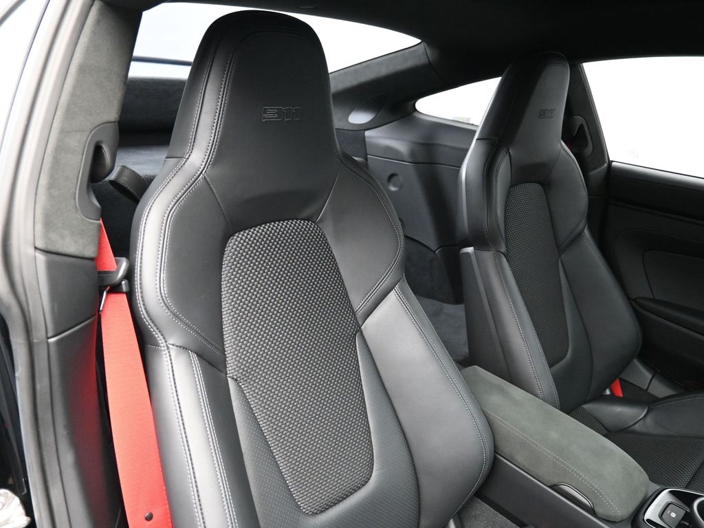 2024 Porsche 911 T photo 9