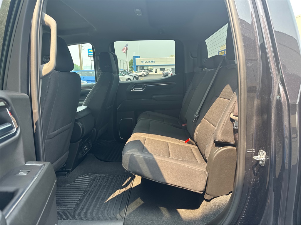 2024 Chevrolet Silverado 1500 LT photo 3