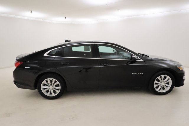 Used 2019 Chevrolet Malibu 1LT with VIN 1G1ZD5ST3KF135045 for sale in Ankeny, IA