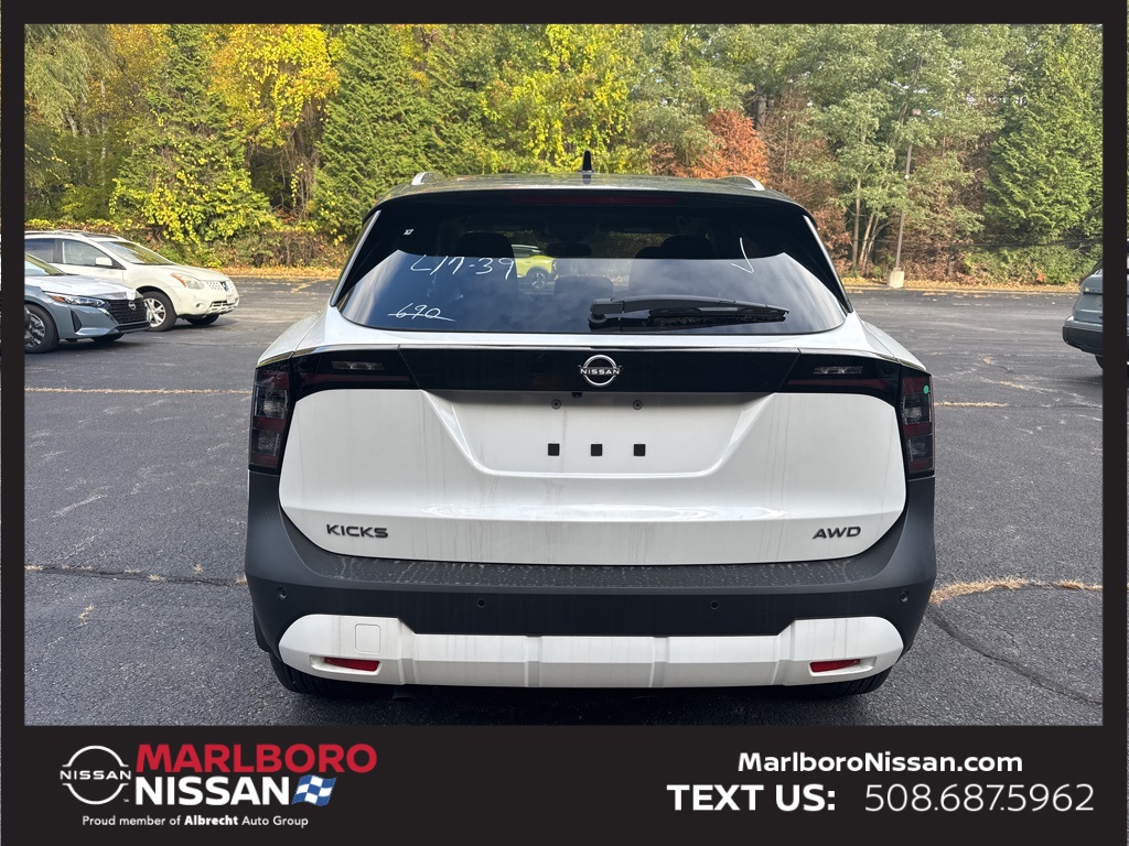 2026 Nissan Kicks SV photo 3