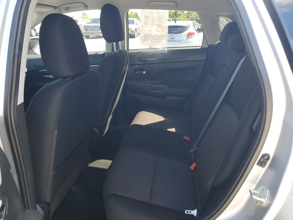 2017 Mitsubishi Outlander Sport SE photo 11
