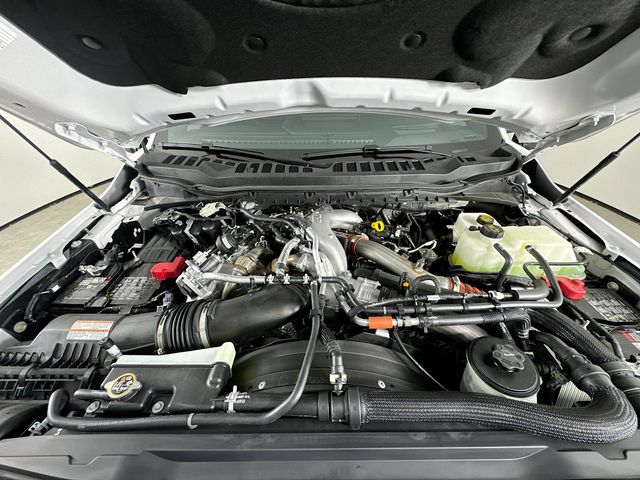 2025 Ford F-450 photo 32