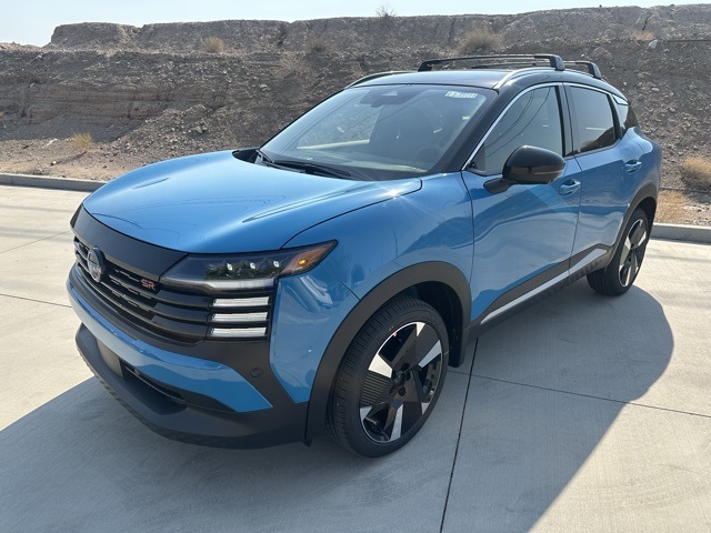 2025 Nissan Kicks SR's photo