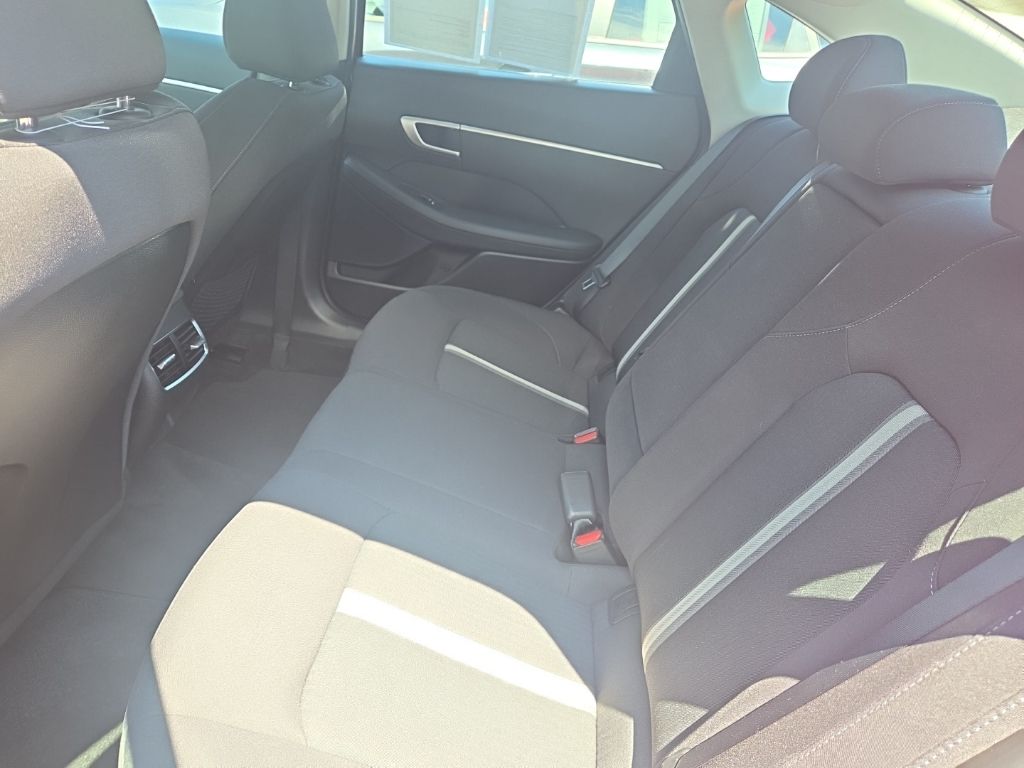 2025 Hyundai Sonata Hybrid SEL photo 10