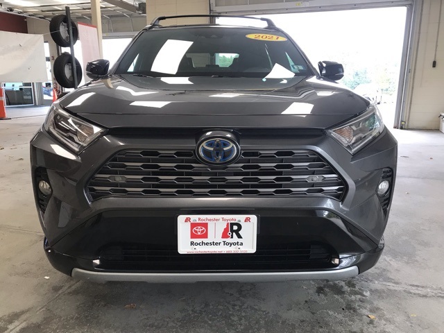 2021 Toyota RAV4 Hybrid XSE photo 8