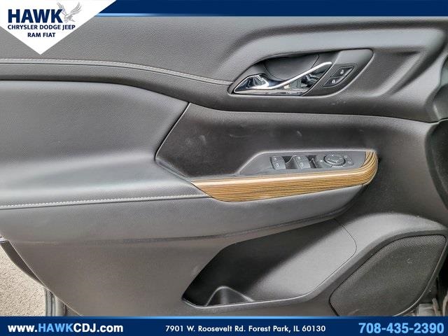 2023 GMC ACADIA - Image 17