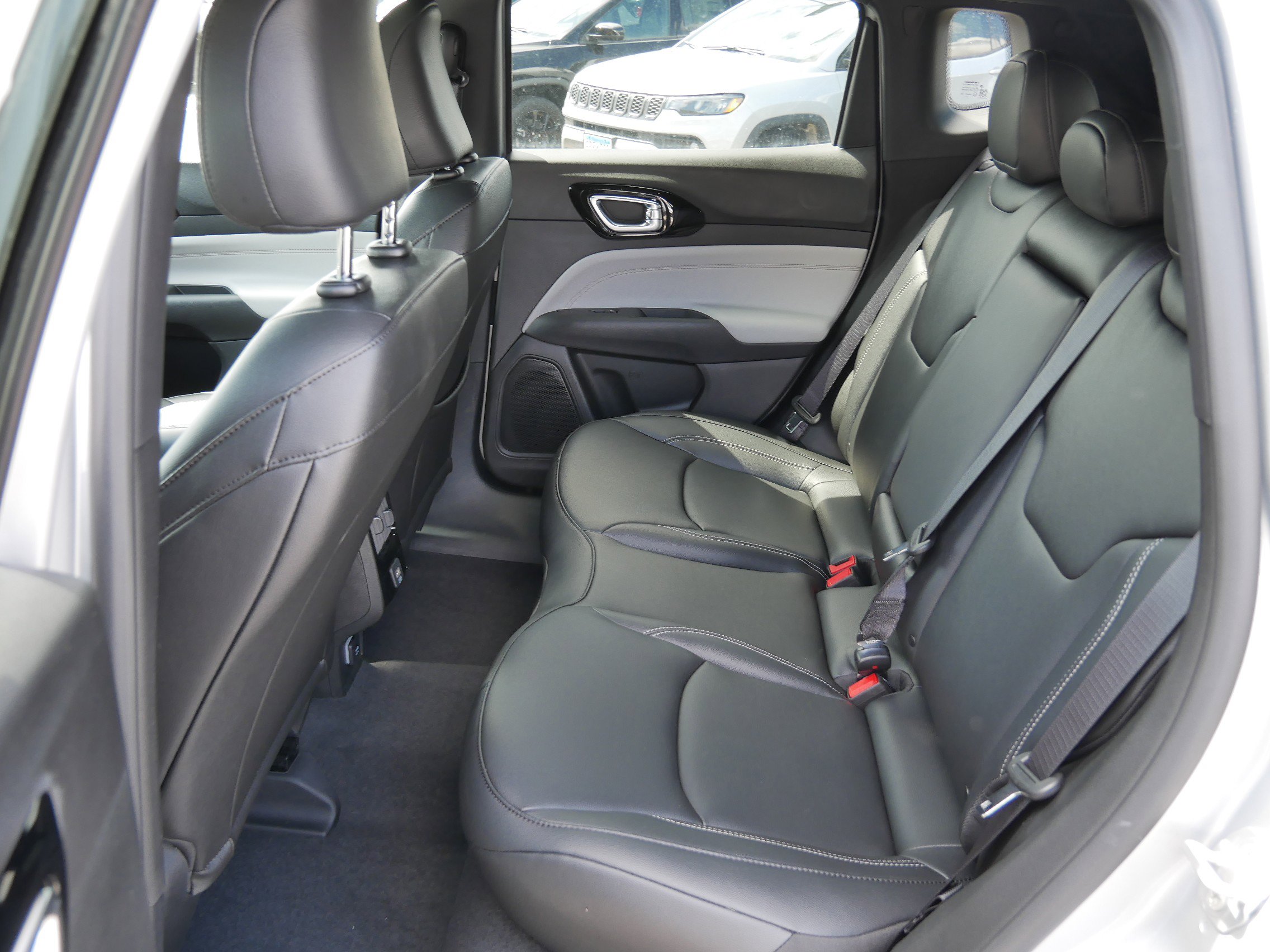 2025 Jeep Compass Limited photo 6