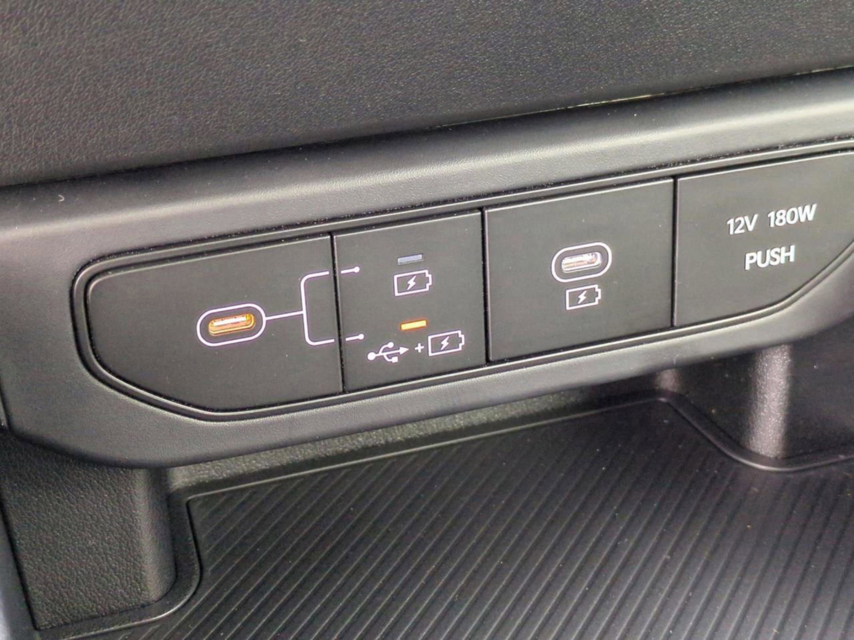 2025 Kia K4 LXS photo 18