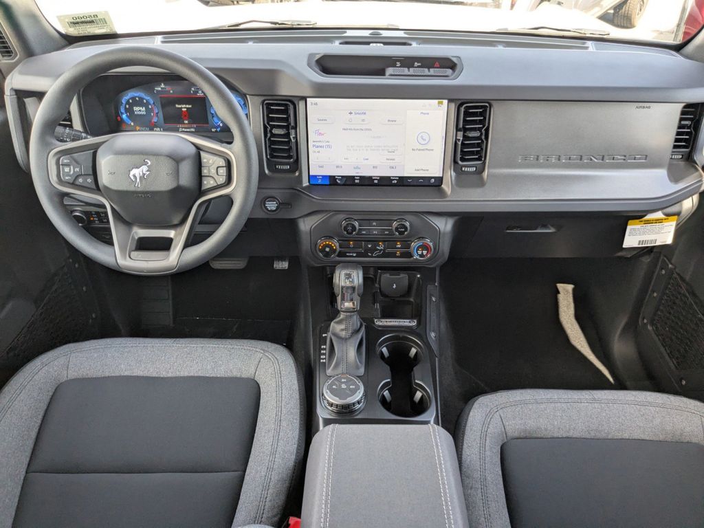 2025 Ford Bronco Base photo 13