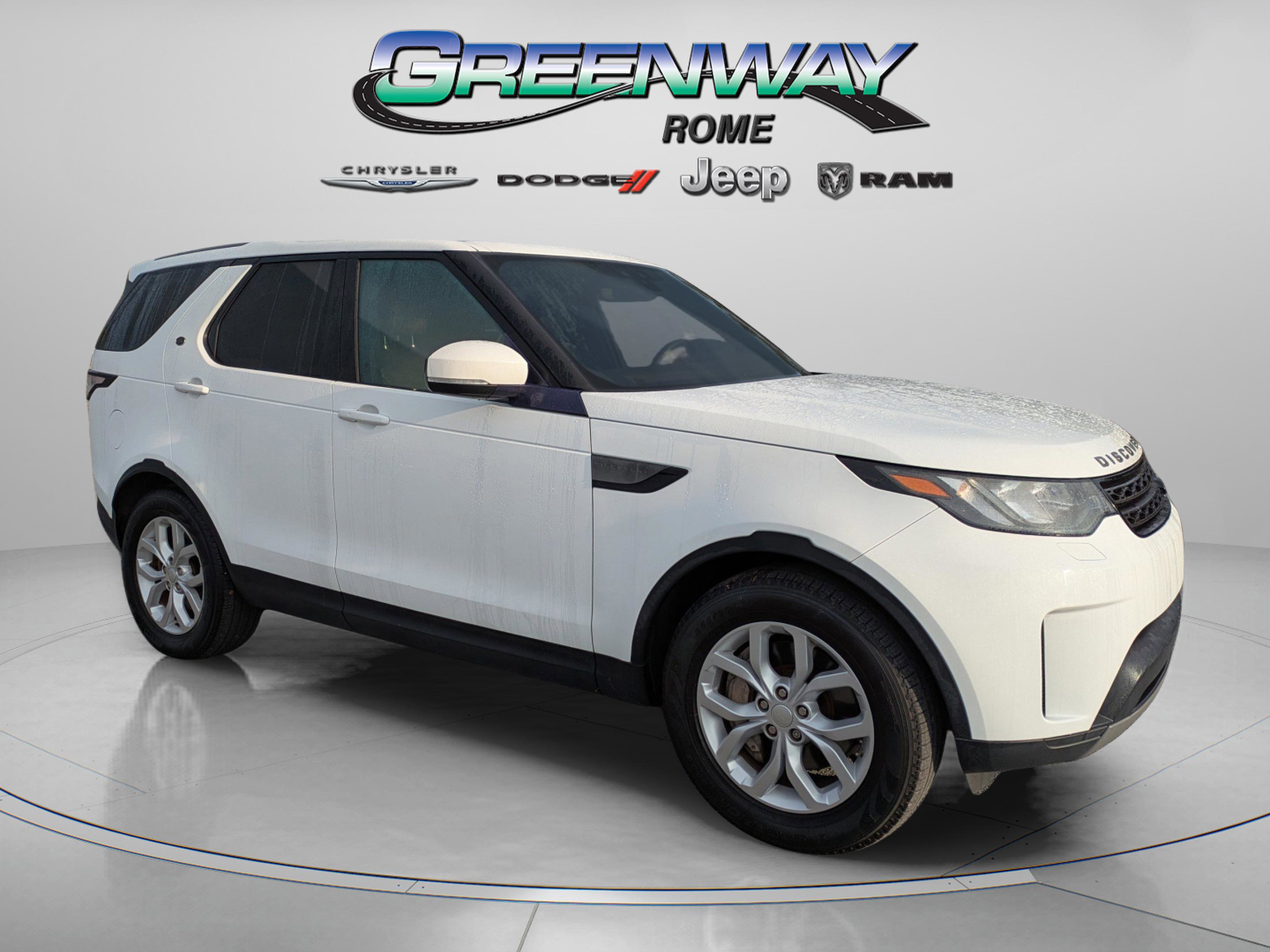 2018 Land Rover Discovery SE's photo