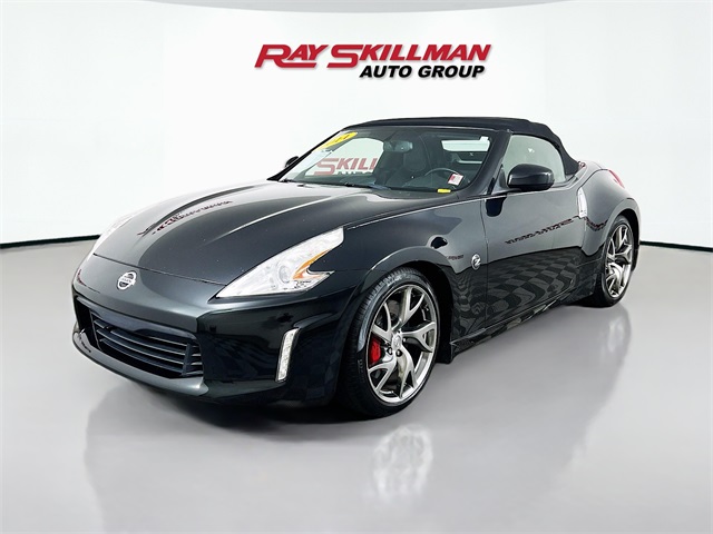 2014 Nissan 370Z Touring photo 3