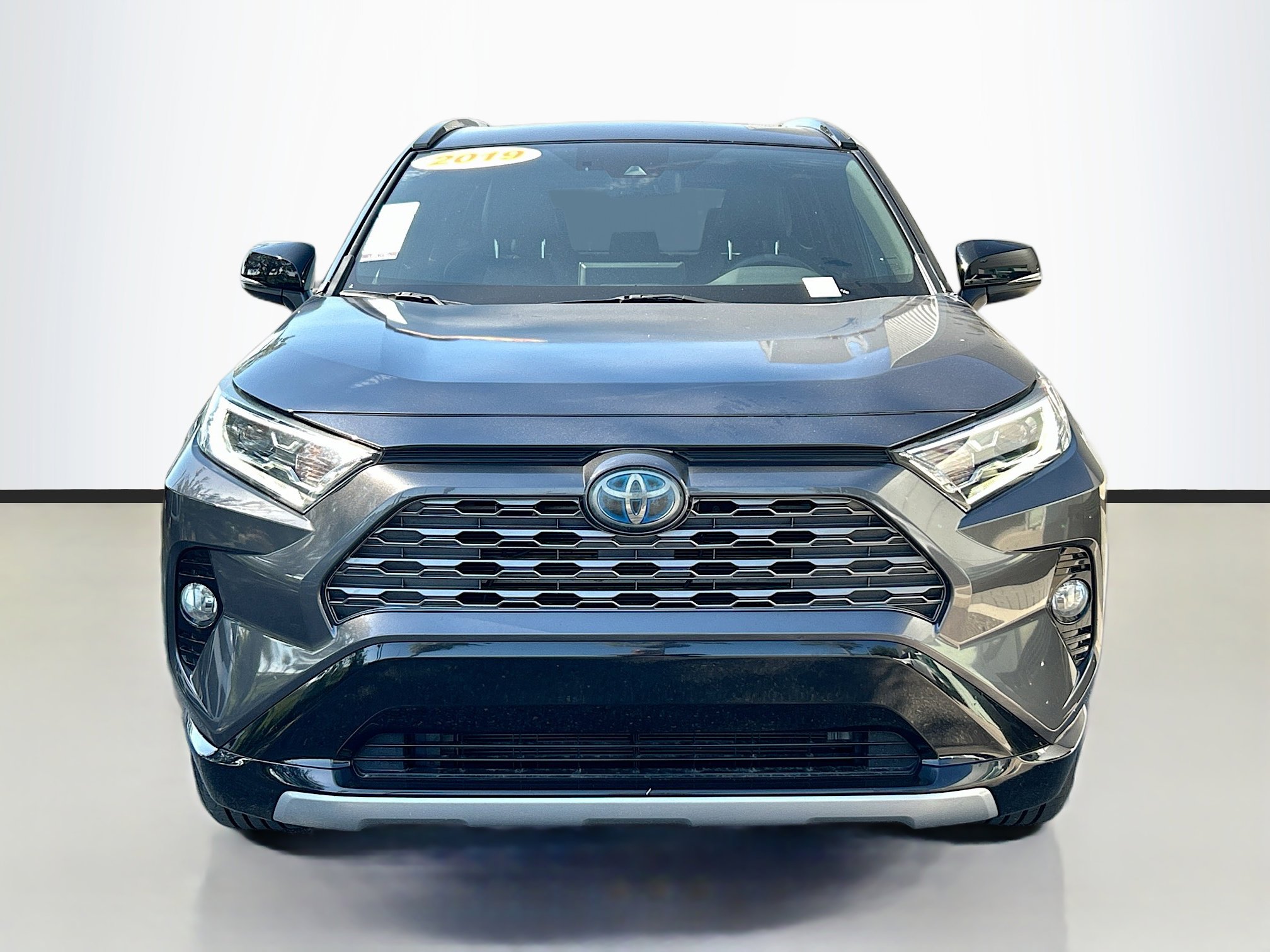 2019 Toyota RAV4 Hybrid XSE photo 2