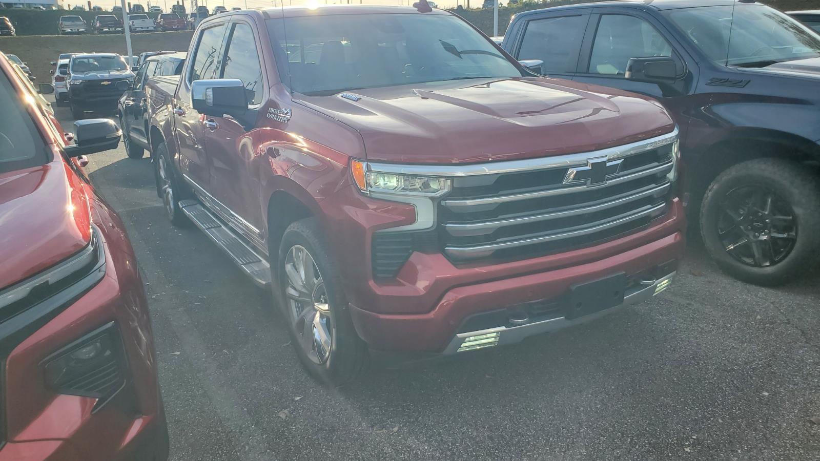 2024 Chevrolet Silverado 1500 High Country photo 2