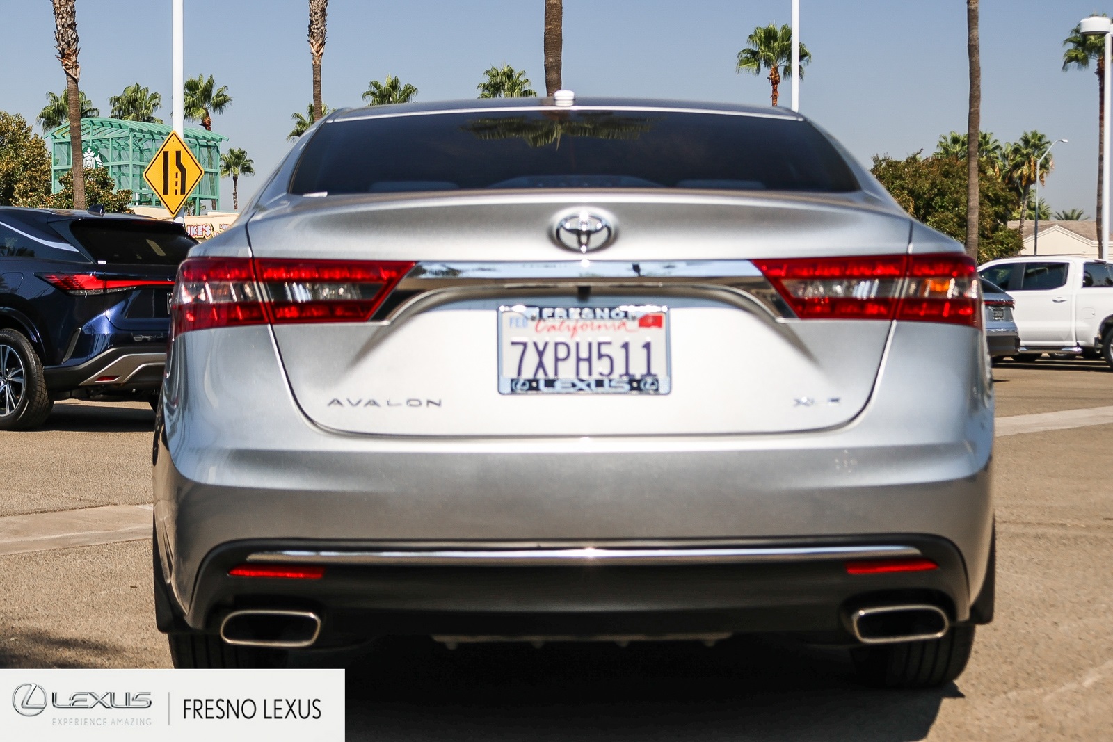 2017 Toyota Avalon XLE Plus photo 5