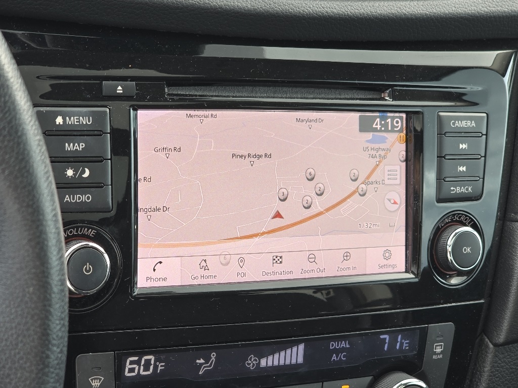 2020 Nissan Rogue SV photo 2