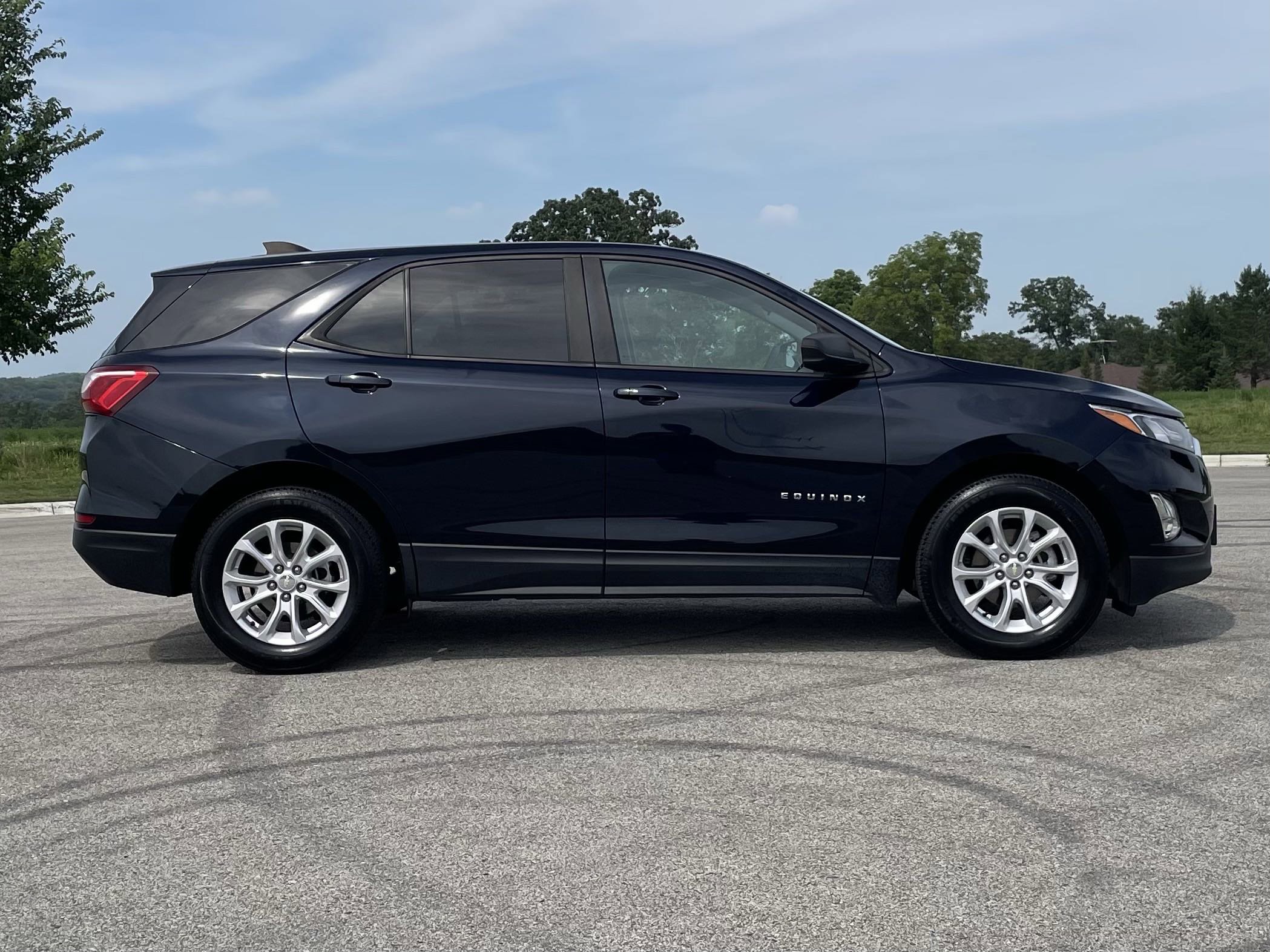 2020 Chevrolet Equinox LS photo 10
