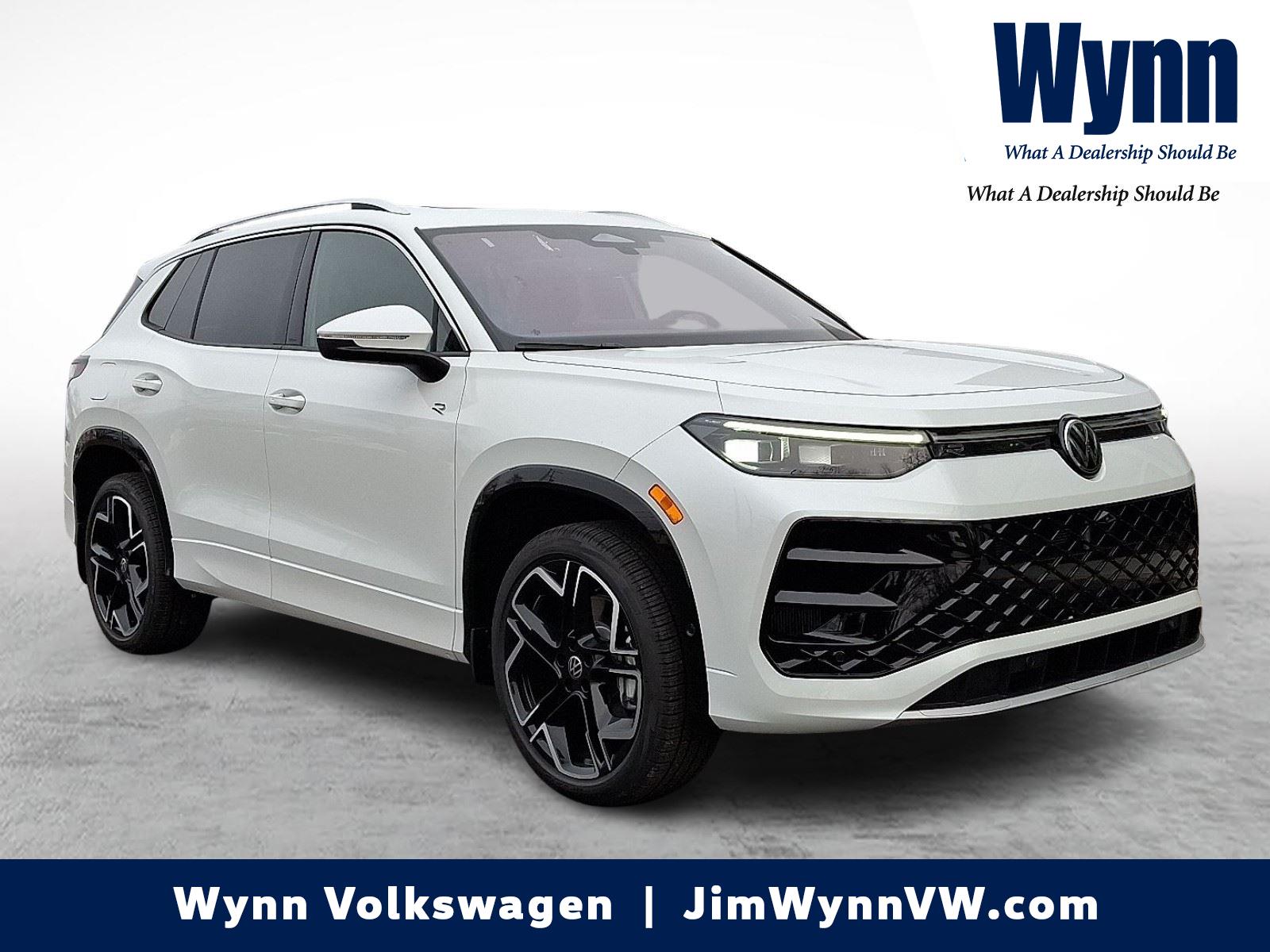 2026 Volkswagen Tiguan SEL R-LINE TURBO's photo