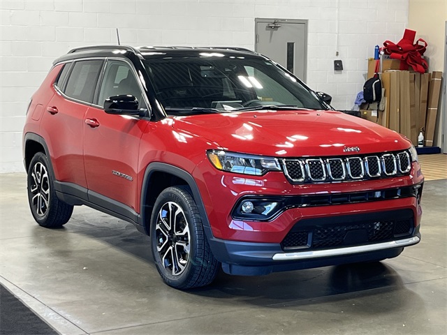 2023 Jeep Compass Limited photo 3