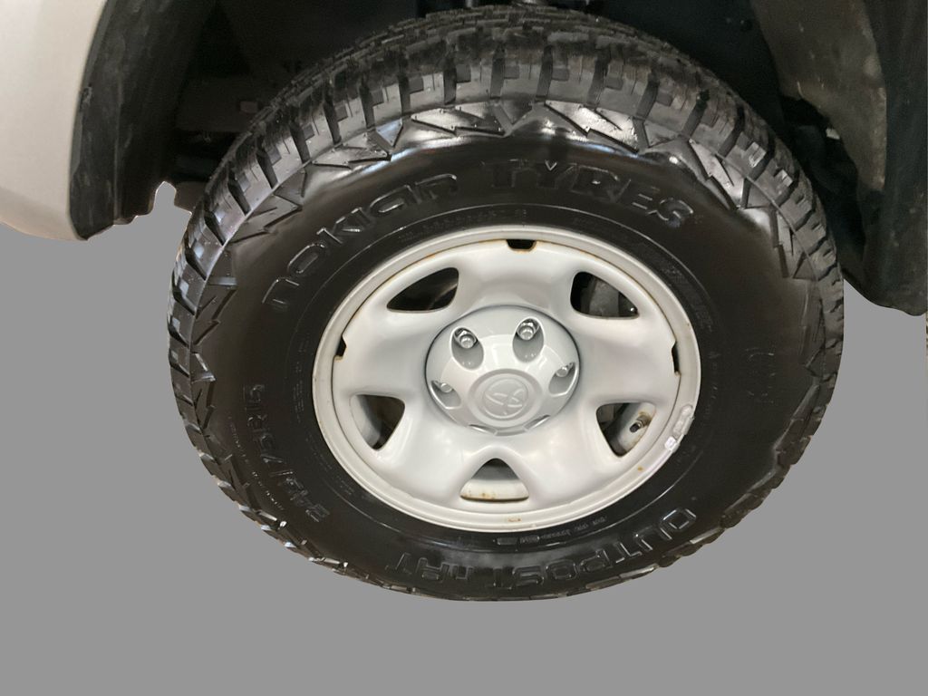 2022 Toyota Tacoma SR photo 25