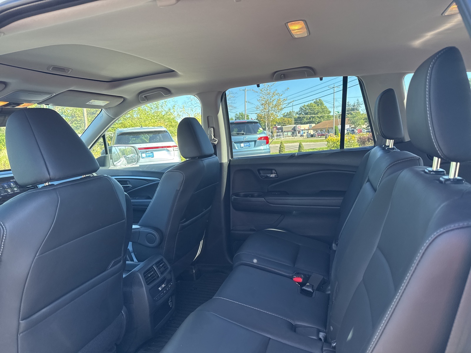 2022 Honda Pilot SE photo 12