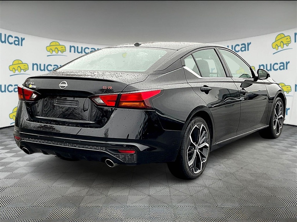2023 Nissan Altima 2.5 SR photo 3