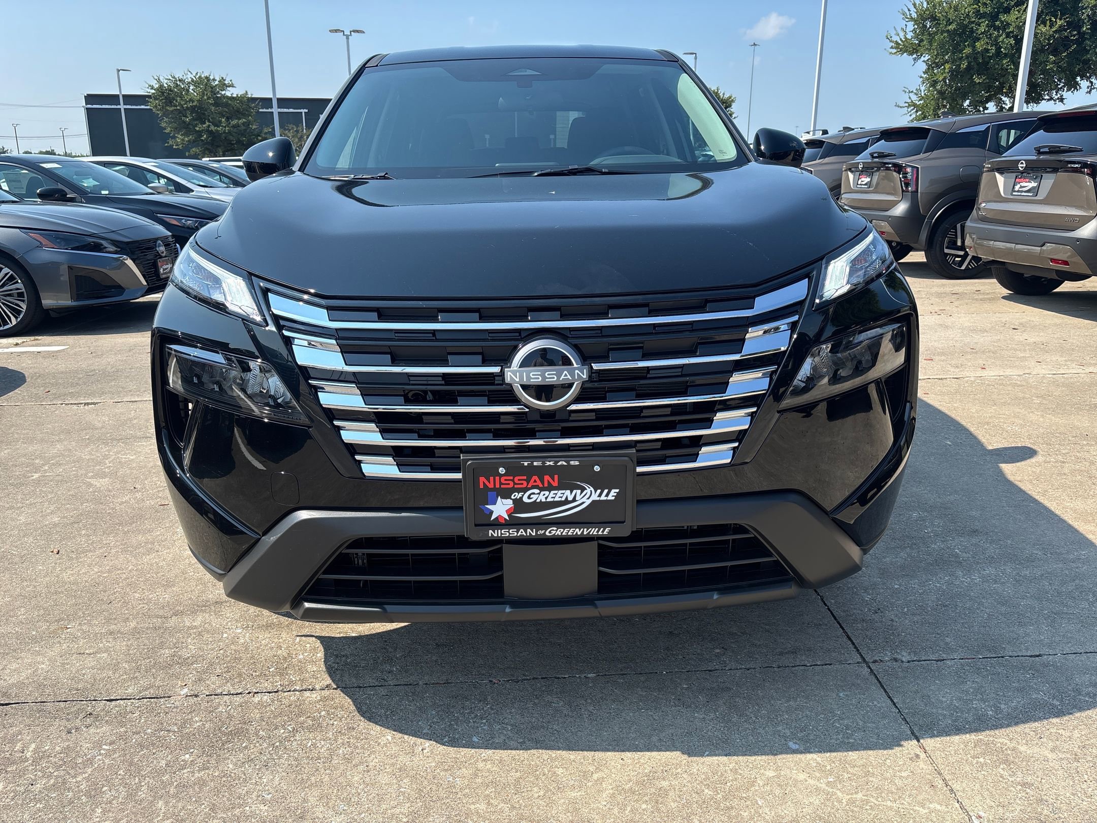 2026 Nissan Rogue SV photo 4