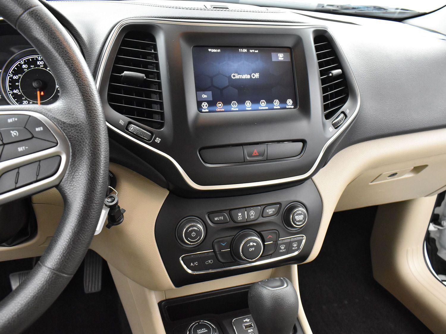 2019 Jeep Cherokee Latitude photo 16