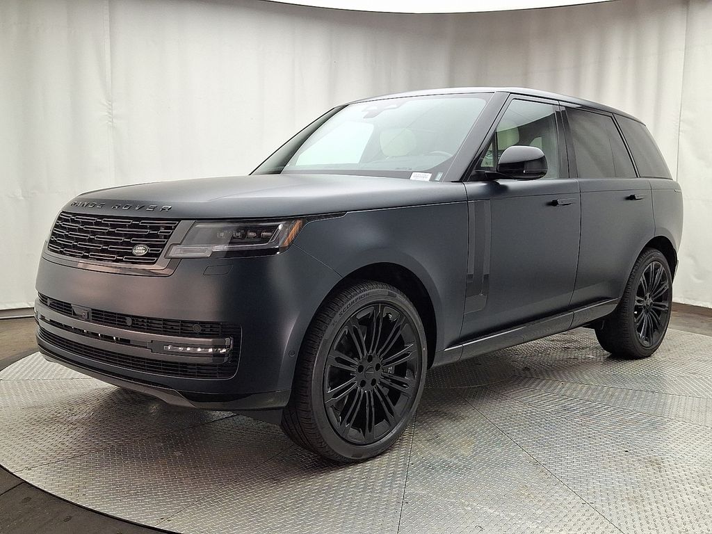 2026 Land Rover Range Rover SE's photo