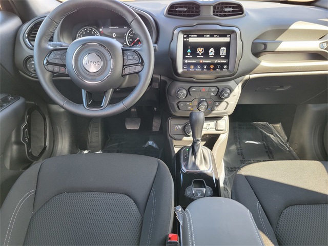 2022 Jeep Renegade Altitude photo 18