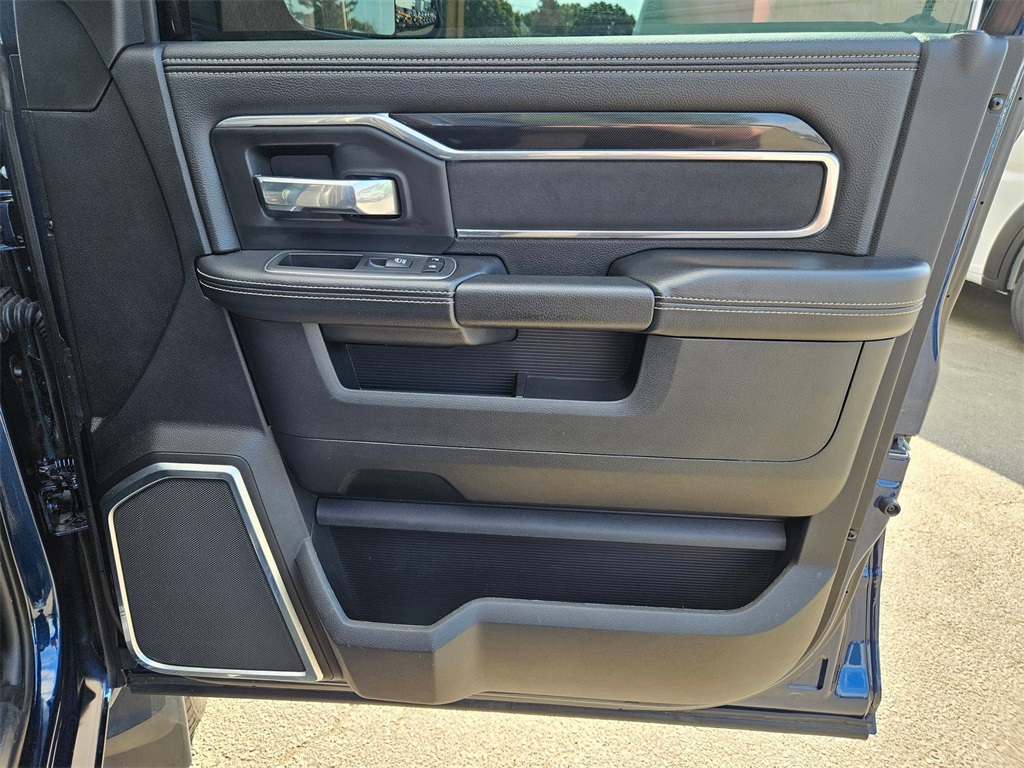 2022 Ram 2500 Laramie photo 18