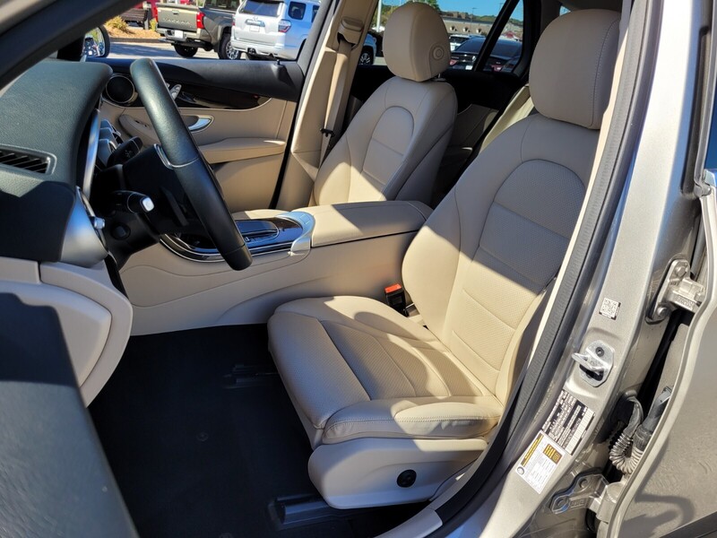 2022 Mercedes Benz GLC 300 photo 4