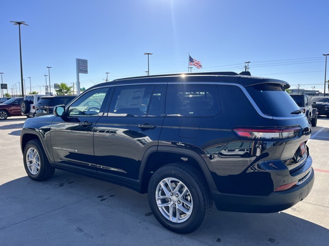2025 Jeep Grand Cherokee Laredo X photo 4