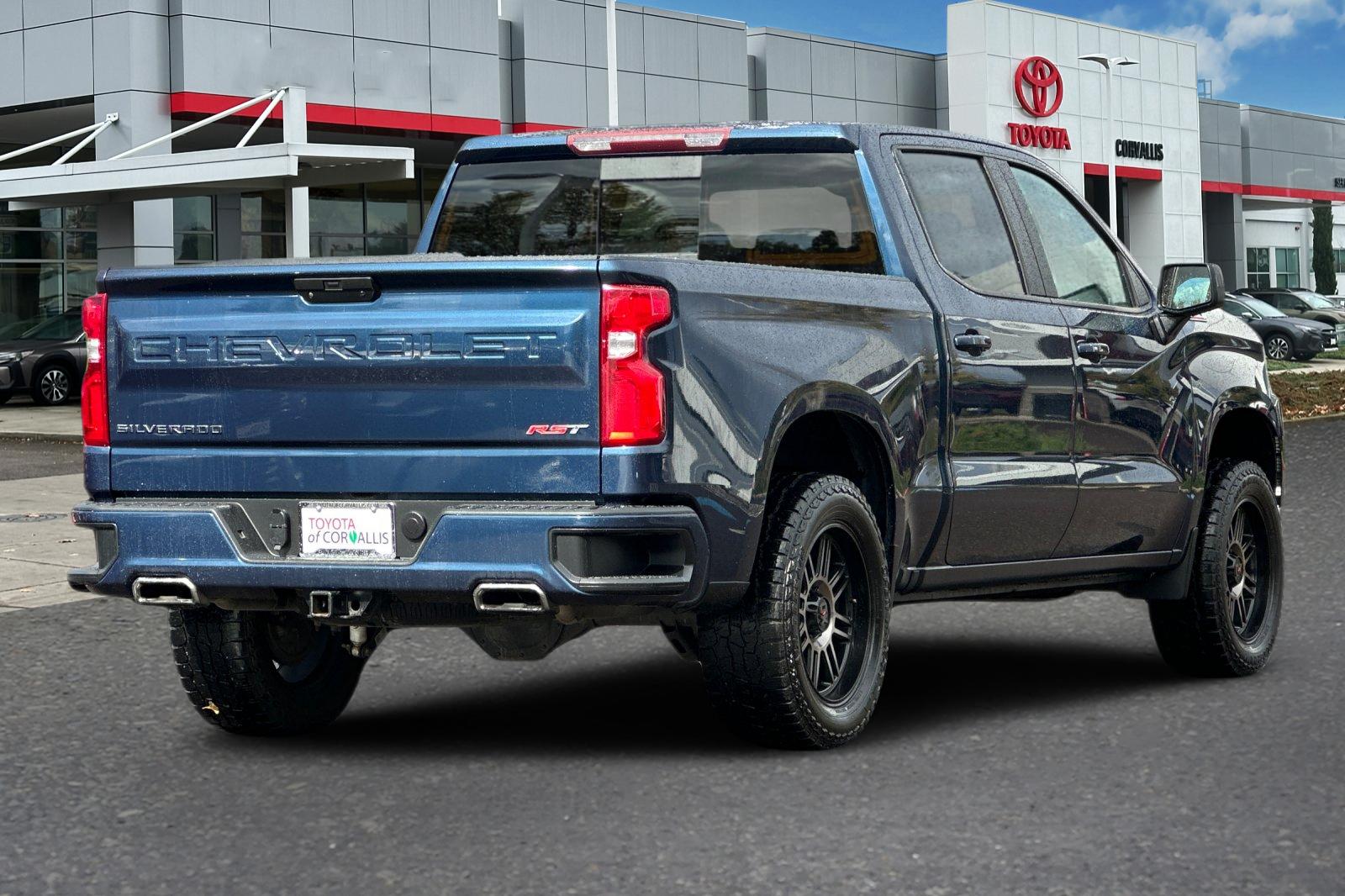 2020 Chevrolet Silverado 1500 RST photo 3