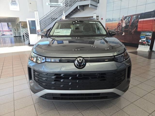 2025 Volkswagen Tiguan S photo 2