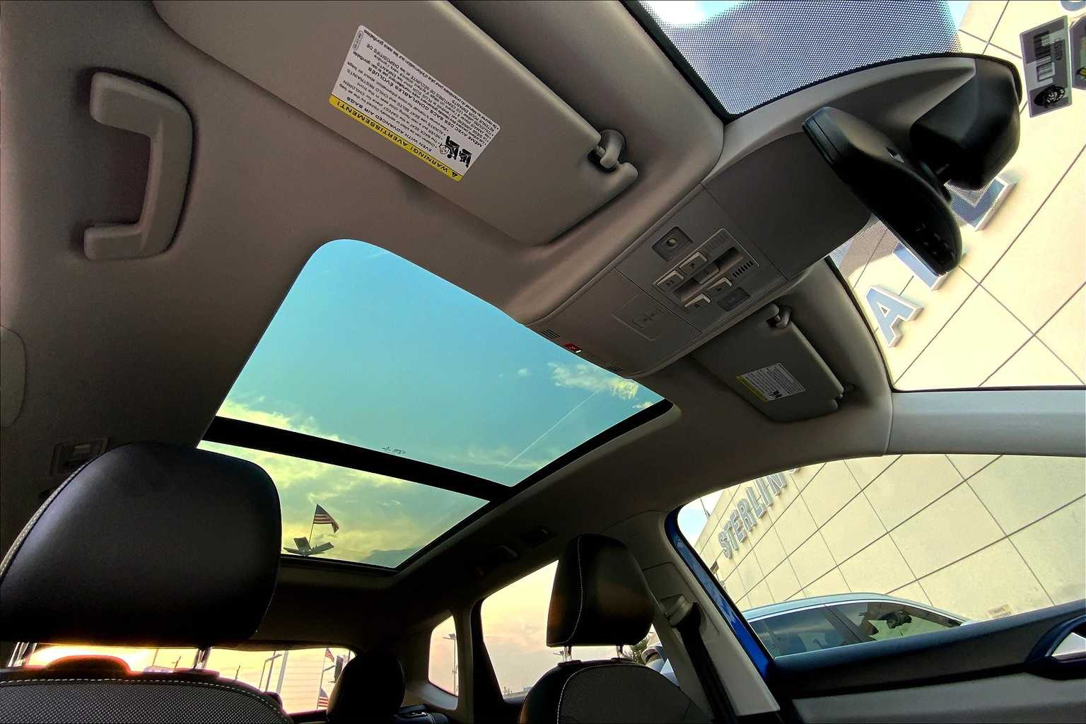 2022 Volkswagen Taos SE photo 13