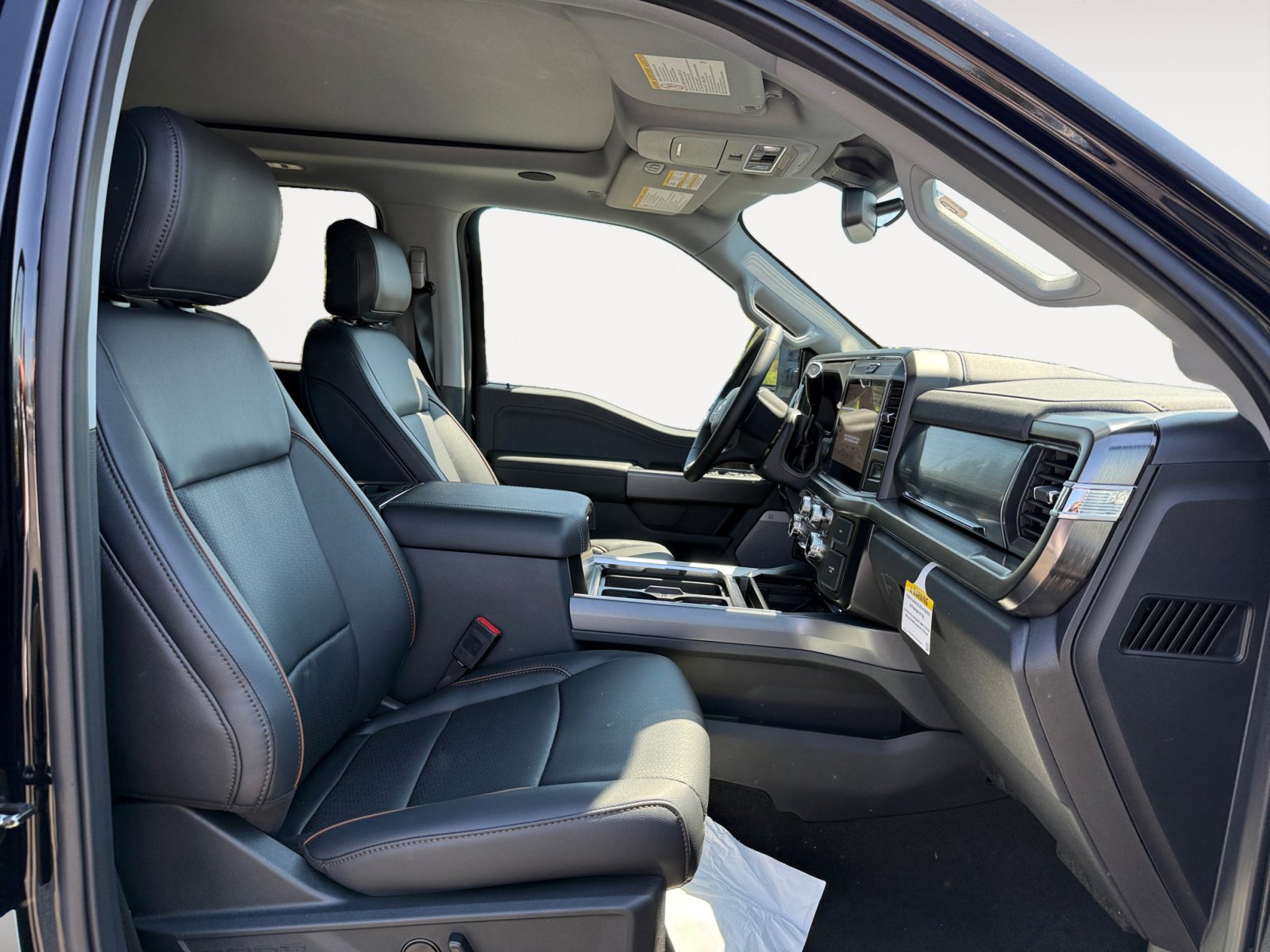 2025 Ford F-250 Lariat photo 18