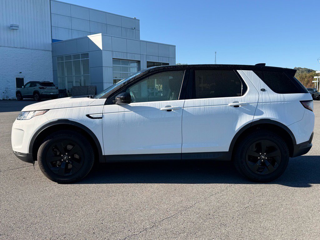 2020 Land Rover Discovery Sport SE photo 2
