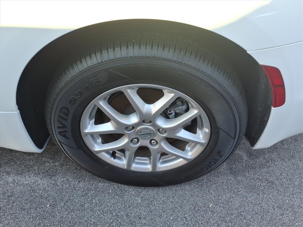 2024 Chrysler Pacifica Touring L photo 3