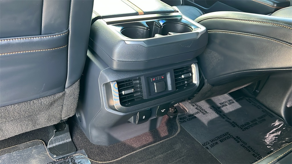 2022 Ford F-150 Platinum photo 4