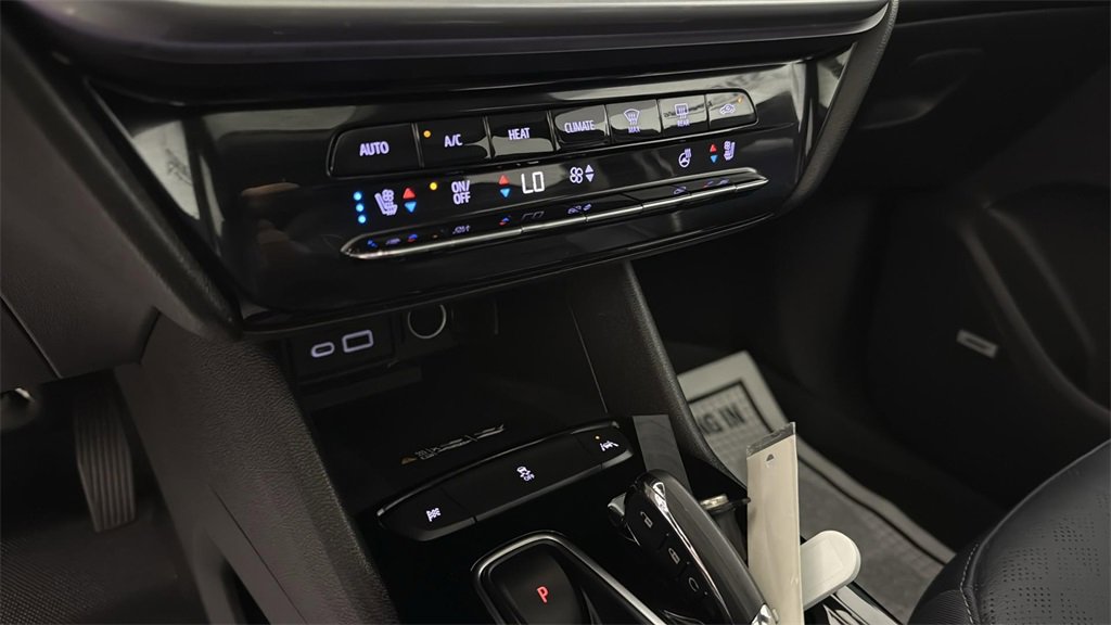 2023 Chevrolet Bolt EUV Premier photo 17