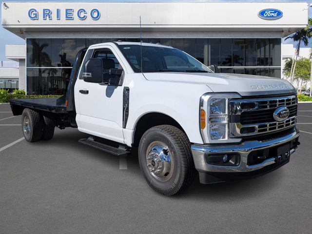 2026 Ford F-350 Super Duty Chassis Cab
