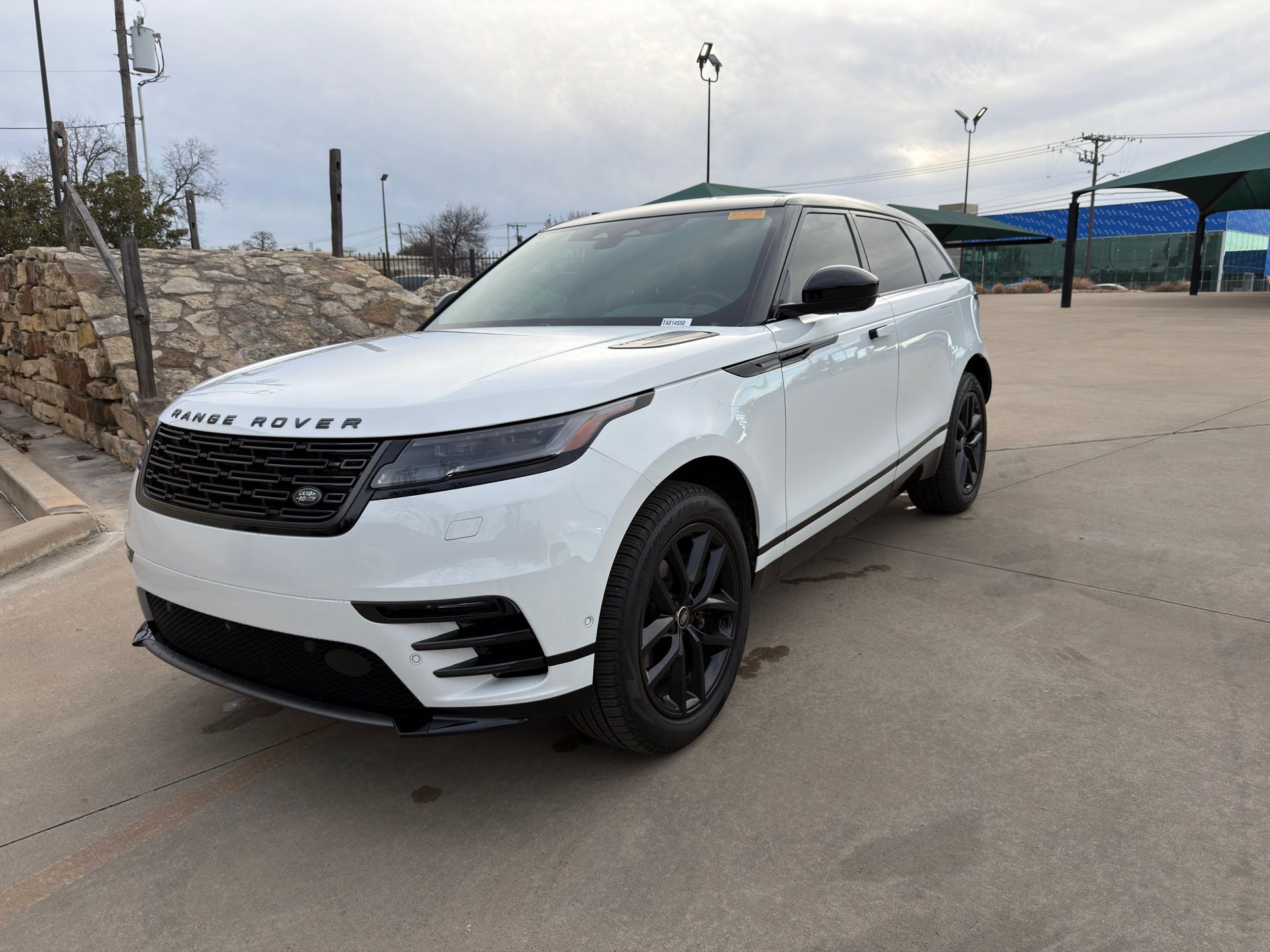 2026 Land Rover Range Rover Velar Dynamic SE