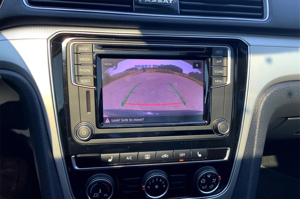 2019 Volkswagen Passat 2.0T Wolfsburg Edition photo 21