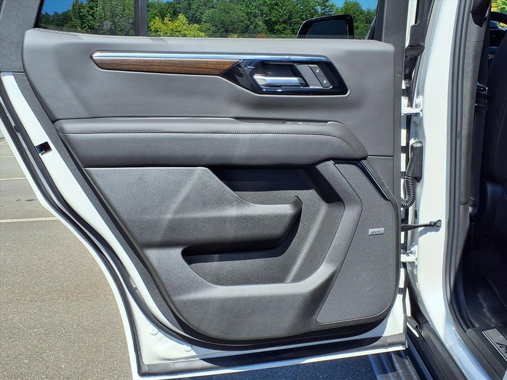 2025 Chevrolet Tahoe High Country photo 25