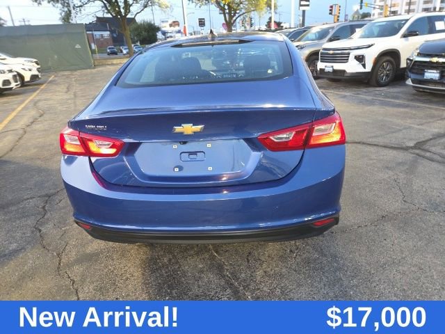 2023 Chevrolet Malibu LS photo 4