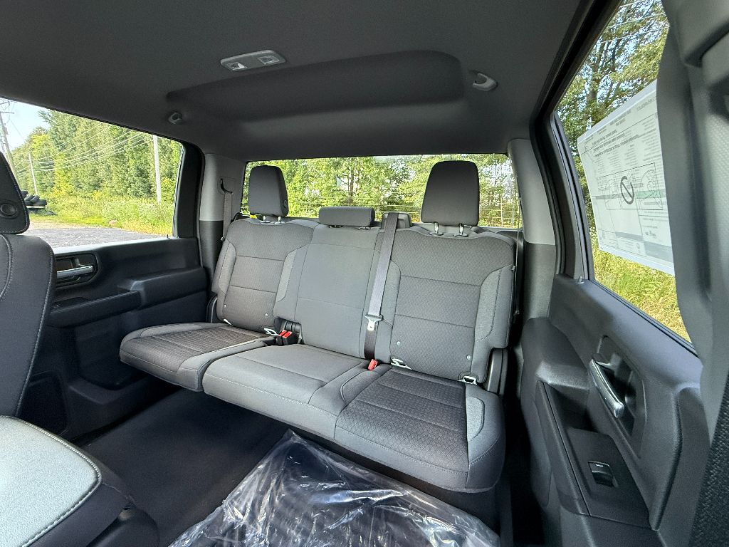 2025 Chevrolet Silverado 2500HD Custom photo 23